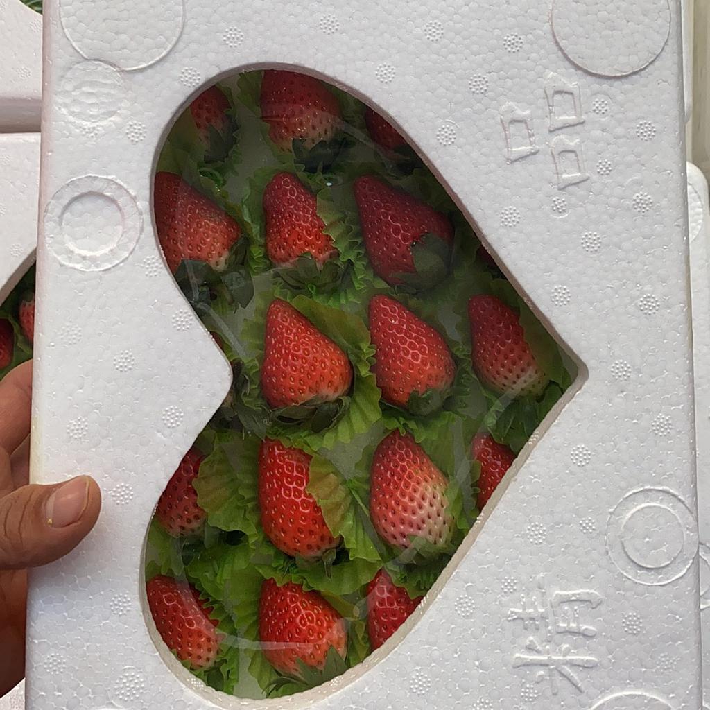 奶油草莓盒装